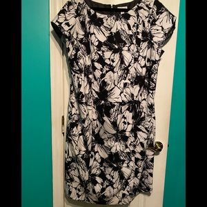 Avenue Black and White Size 22 Dress